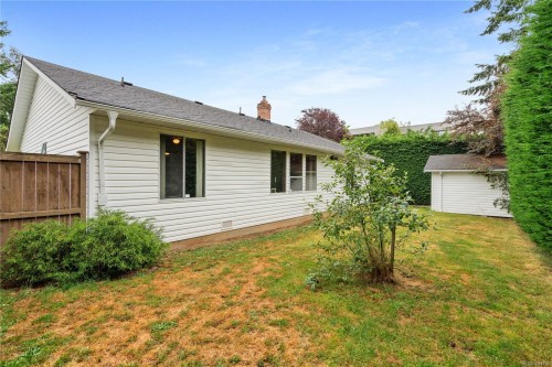 #2-1215 Stelly'S Cross Rd, Central Saanich, BC 