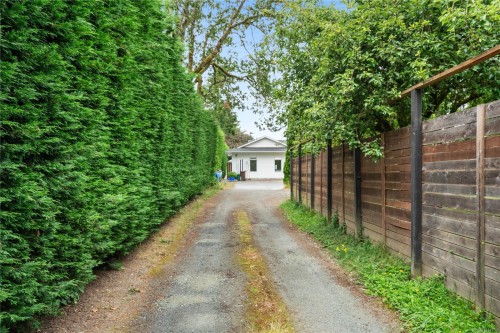#2-1215 Stelly'S Cross Rd, Central Saanich, BC 