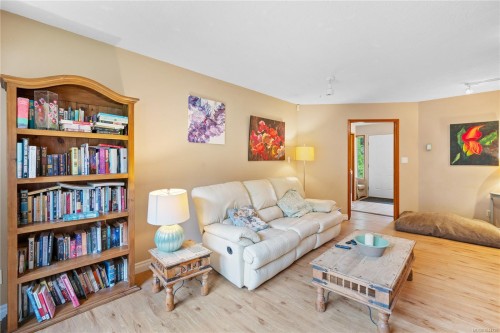 #2-1215 Stelly'S Cross Rd, Central Saanich, BC 