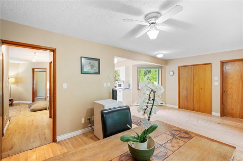 #2-1215 Stelly'S Cross Rd, Central Saanich, BC 
