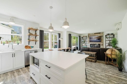 30 Jedburgh Rd, View Royal, BC 