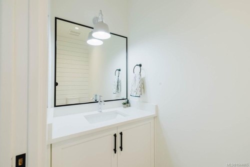 30 Jedburgh Rd, View Royal, BC 