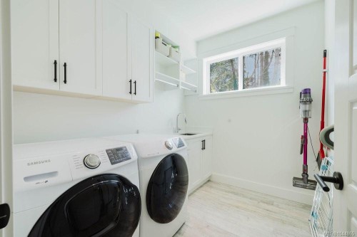 30 Jedburgh Rd, View Royal, BC 