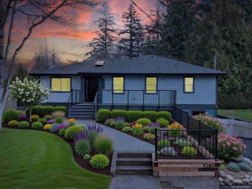 5281 Santa Clara Ave, Saanich, BC 