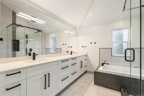 5281 Santa Clara Ave, Saanich, BC 