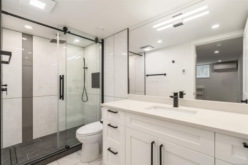 5281 Santa Clara Ave, Saanich, BC 
