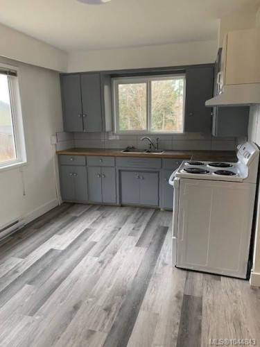 7073 &7075 Island Hwy, Bowser, BC - Indoor