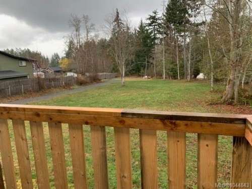7073 &7075 Island Hwy, Bowser, BC - Outdoor