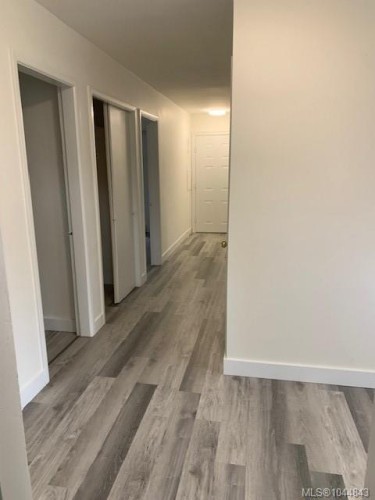 7073 &7075 Island Hwy, Bowser, BC - Indoor Photo Showing Other Room