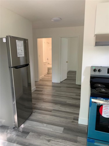 7073 &7075 Island Hwy, Bowser, BC - Indoor Photo Showing Kitchen