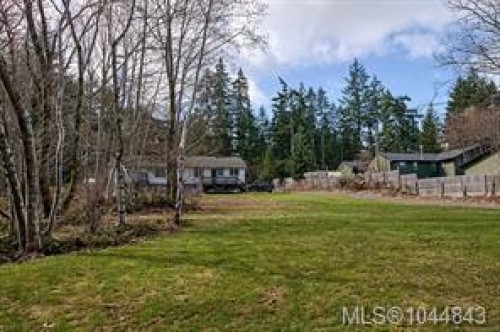 7073 &7075 Island Hwy, Bowser, BC - Outdoor