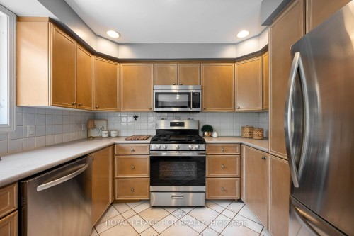 113 Meadow Drive, Orangeville, ON - Indoor Photo Showing Kitchen