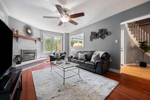 113 Meadow Drive, Orangeville, ON - Indoor Photo Showing Living Room With Fireplace