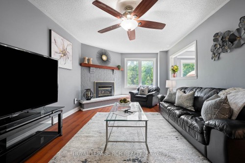 113 Meadow Drive, Orangeville, ON - Indoor Photo Showing Living Room With Fireplace