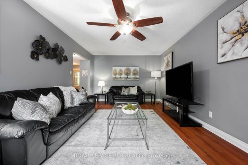 113 Meadow Drive, Orangeville, ON - Indoor Photo Showing Living Room