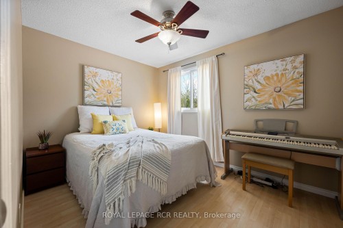 113 Meadow Drive, Orangeville, ON - Indoor Photo Showing Bedroom