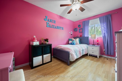 113 Meadow Drive, Orangeville, ON - Indoor Photo Showing Bedroom