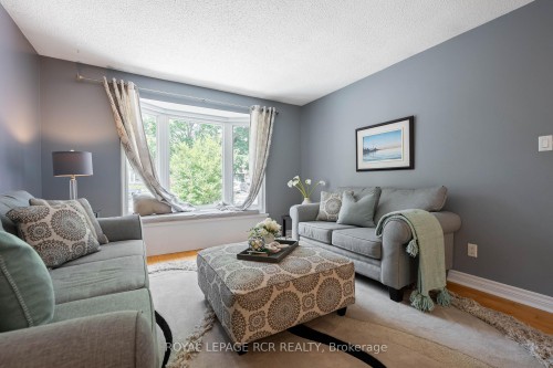 113 Meadow Drive, Orangeville, ON - Indoor Photo Showing Living Room