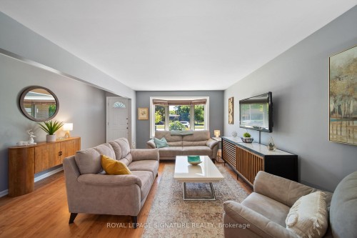 1037 Clare Avenue, Cambridge, ON - Indoor Photo Showing Living Room