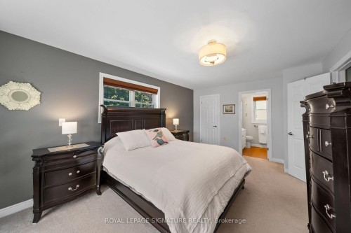 1037 Clare Avenue, Cambridge, ON - Indoor Photo Showing Bedroom