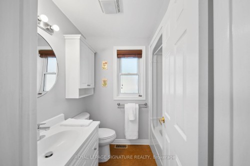1037 Clare Avenue, Cambridge, ON - Indoor Photo Showing Bathroom