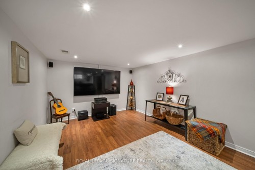 1037 Clare Avenue, Cambridge, ON - Indoor Photo Showing Living Room