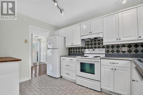 20 Cramer Drive, Ottawa, ON - Indoor Photo Showing Kitchen
