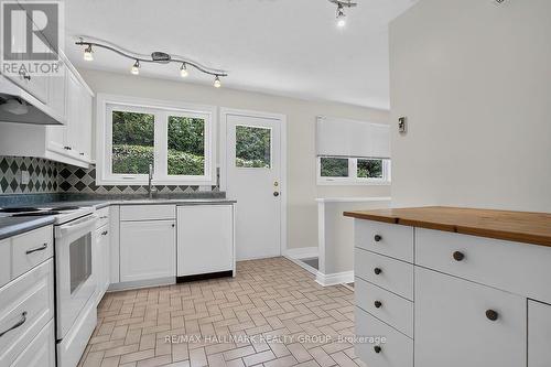 20 Cramer Drive, Ottawa, ON - Indoor Photo Showing Kitchen With Double Sink