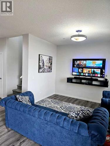 132 Howse Crescent Ne, Calgary, AB - Indoor