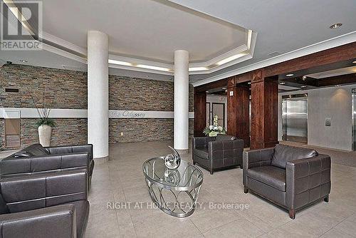 701 - 250 WEBB DRIVE , Mississauga, Ontario L5B 3Z4 2