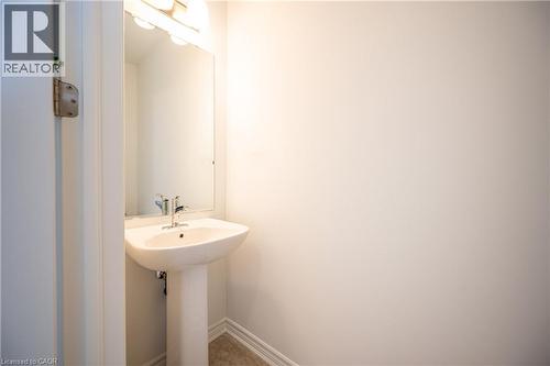 319 Rosenberg Way, Kitchener, ON - Indoor Photo Showing Bathroom