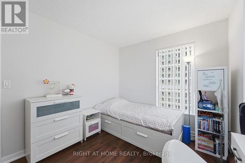 1612 - 38 Lee Centre Drive, Toronto, ON - Indoor Photo Showing Bedroom