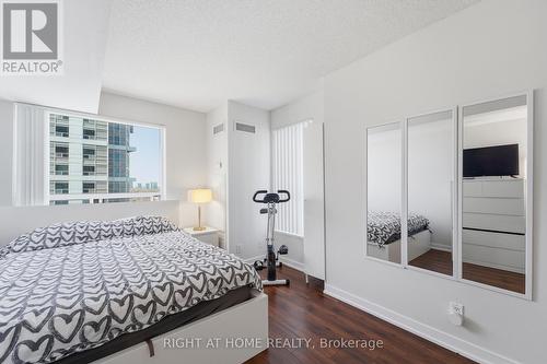 1612 - 38 Lee Centre Drive, Toronto, ON - Indoor Photo Showing Bedroom