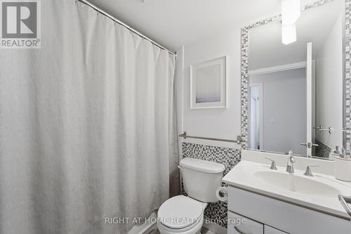 1612 - 38 Lee Centre Drive, Toronto, ON - Indoor Photo Showing Bathroom