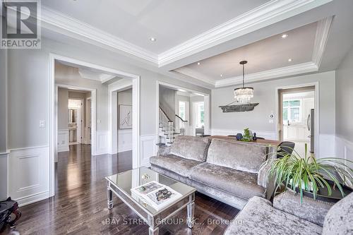 23 Trail Boulevard, Springwater, ON - Indoor Photo Showing Living Room