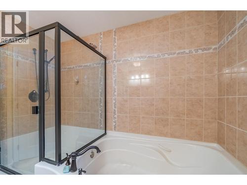 4882 Gloinnzun Crescent, 108 Mile Ranch, BC - Indoor Photo Showing Bathroom