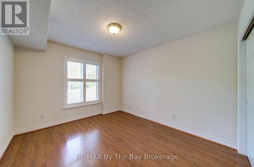 8 - 30 Mulligan Lane, Wasaga Beach, ON - Indoor Photo Showing Other Room