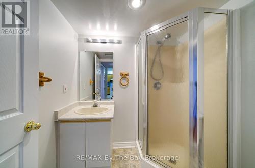 8 - 30 Mulligan Lane, Wasaga Beach, ON - Indoor Photo Showing Bathroom
