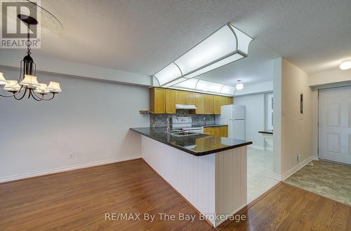 8 - 30 Mulligan Lane, Wasaga Beach, ON - Indoor Photo Showing Kitchen