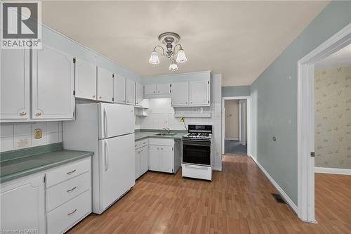155 Newlands Avenue, Hamilton, ON - Indoor Photo Showing Kitchen