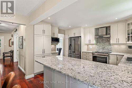 36 Baslaw Drive, Ottawa, ON - Indoor Photo Showing Kitchen With Upgraded Kitchen