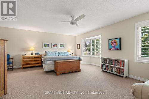 36 Baslaw Drive, Ottawa, ON - Indoor Photo Showing Bedroom