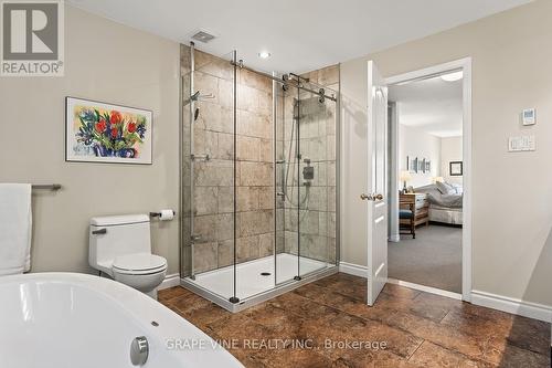 36 Baslaw Drive, Ottawa, ON - Indoor Photo Showing Bathroom