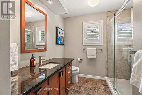 36 Baslaw Drive, Ottawa, ON - Indoor Photo Showing Bathroom