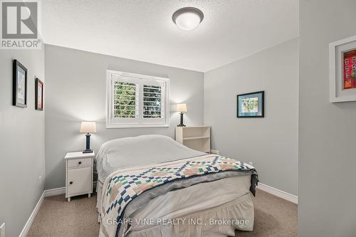 36 Baslaw Drive, Ottawa, ON - Indoor Photo Showing Bedroom