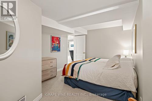 36 Baslaw Drive, Ottawa, ON - Indoor Photo Showing Bedroom