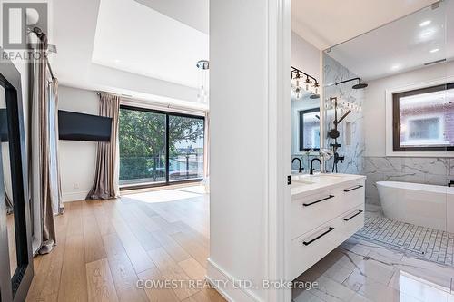 402 Niar Avenue, Mississauga, ON - Indoor Photo Showing Bathroom