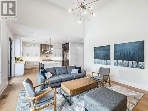 402 Niar Avenue, Mississauga, ON - Indoor Photo Showing Other Room With Fireplace
