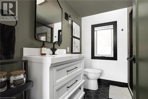 Main floor Bathroom - 1558 Fish Hatchery Road Unit# 10, Muskoka Lakes, ON - Indoor Photo Showing Bathroom