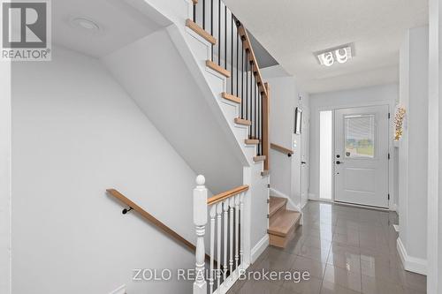 176 Fairwood Drive, Georgina, ON - Indoor Photo Showing Other Room